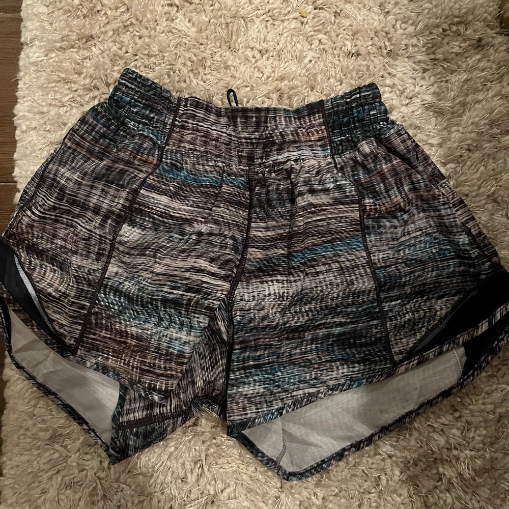 Lululemon Hotty Hot Shorts 4 Inch